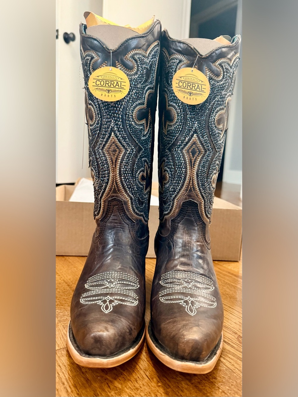NWT Women’s Corral boot size 9. - Picture 3 of 8